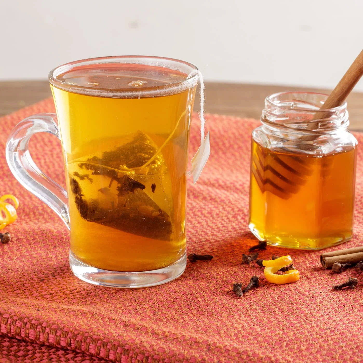 Harney & Sons Hot Cinnamon Spice Tea - 30 Tea Sachets Bundle (Pack of 2) - Black Tea with Oranges & Sweet Cloves